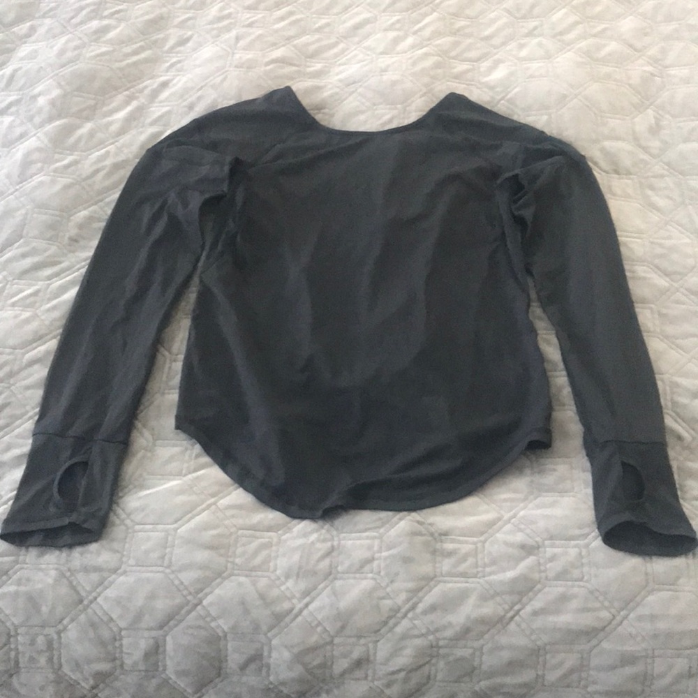 P’tula long sleeved black athletic top